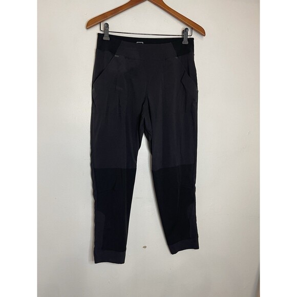 The North face Women's Small Black Lightweight Crop Jogger Pants - Picture 2 of 8